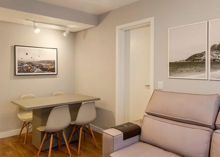 Elegante Proximo A Puc E Hsl Apartment