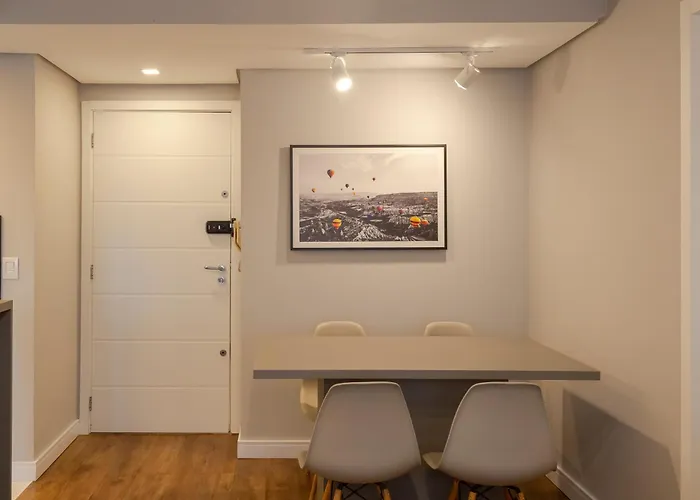 Elegante Proximo A Puc E Hsl Apartment